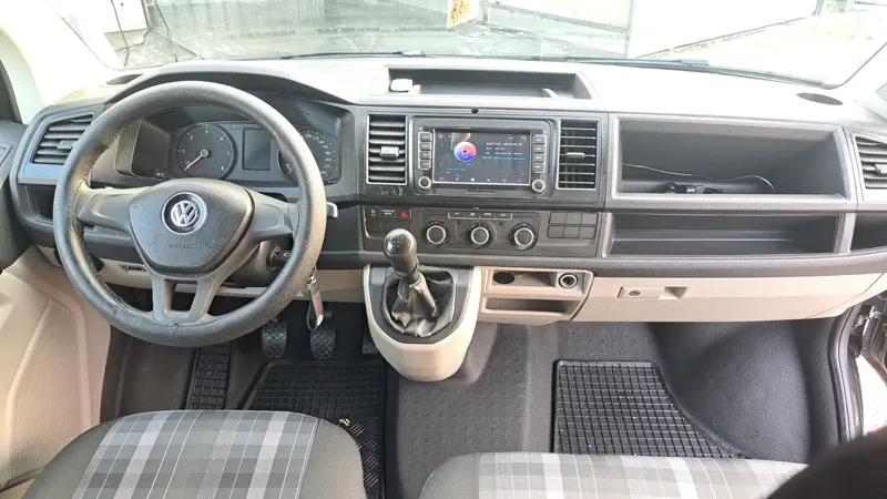 Driver's cabin and dashboard of the Volkswagen Caravelle